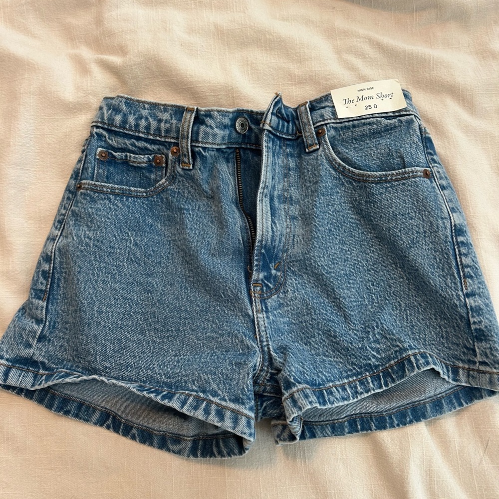 Abercrombie the Mom Short High Rise